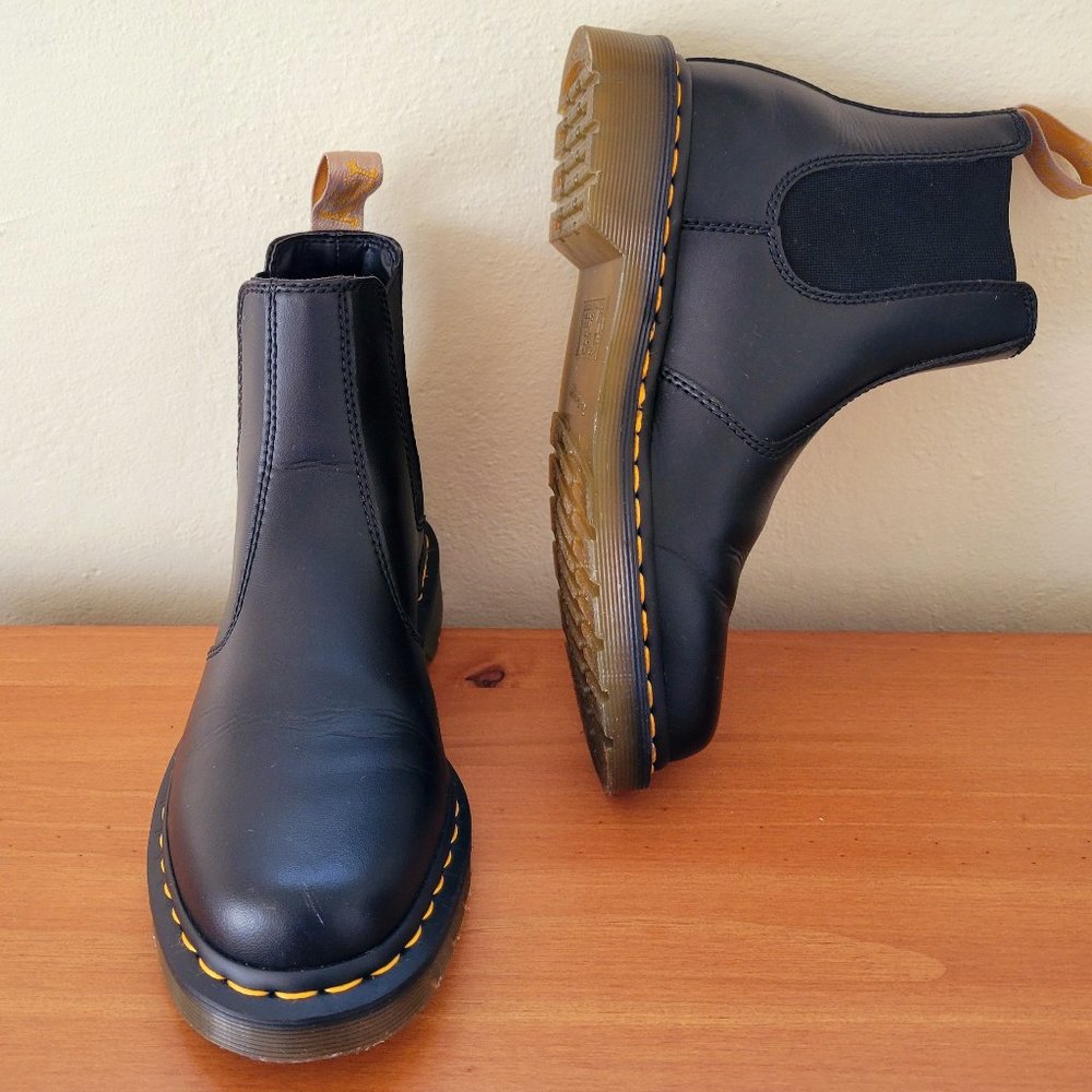 NEW Dr. Martens Chelsea Boots (2976, Vegan)